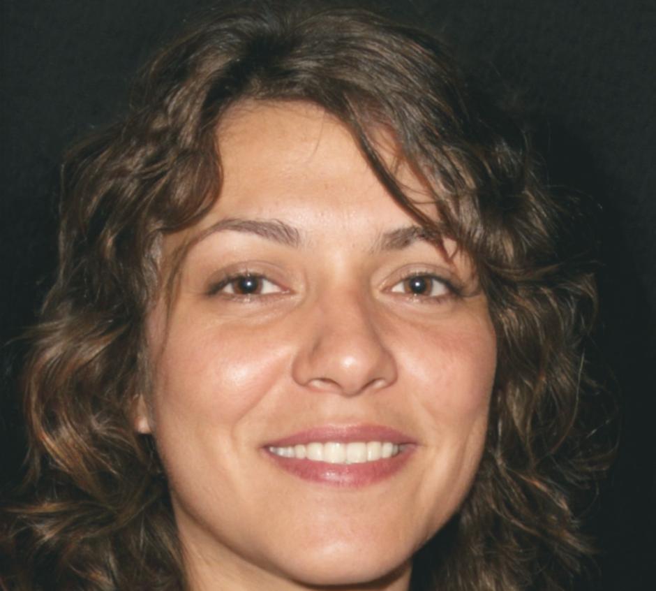 Ritratto professionale dell'istruttrice principale dei corsi di manicure